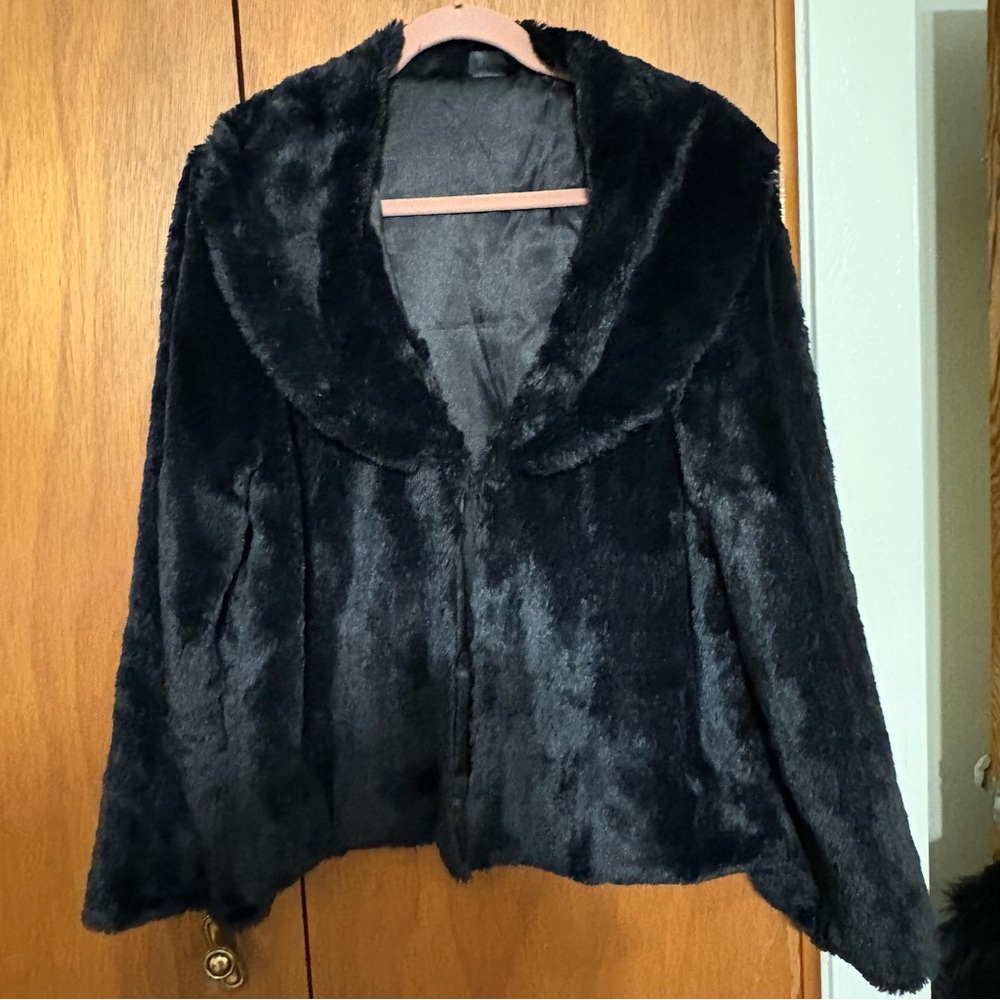Chic Black Faux Fur Jacket